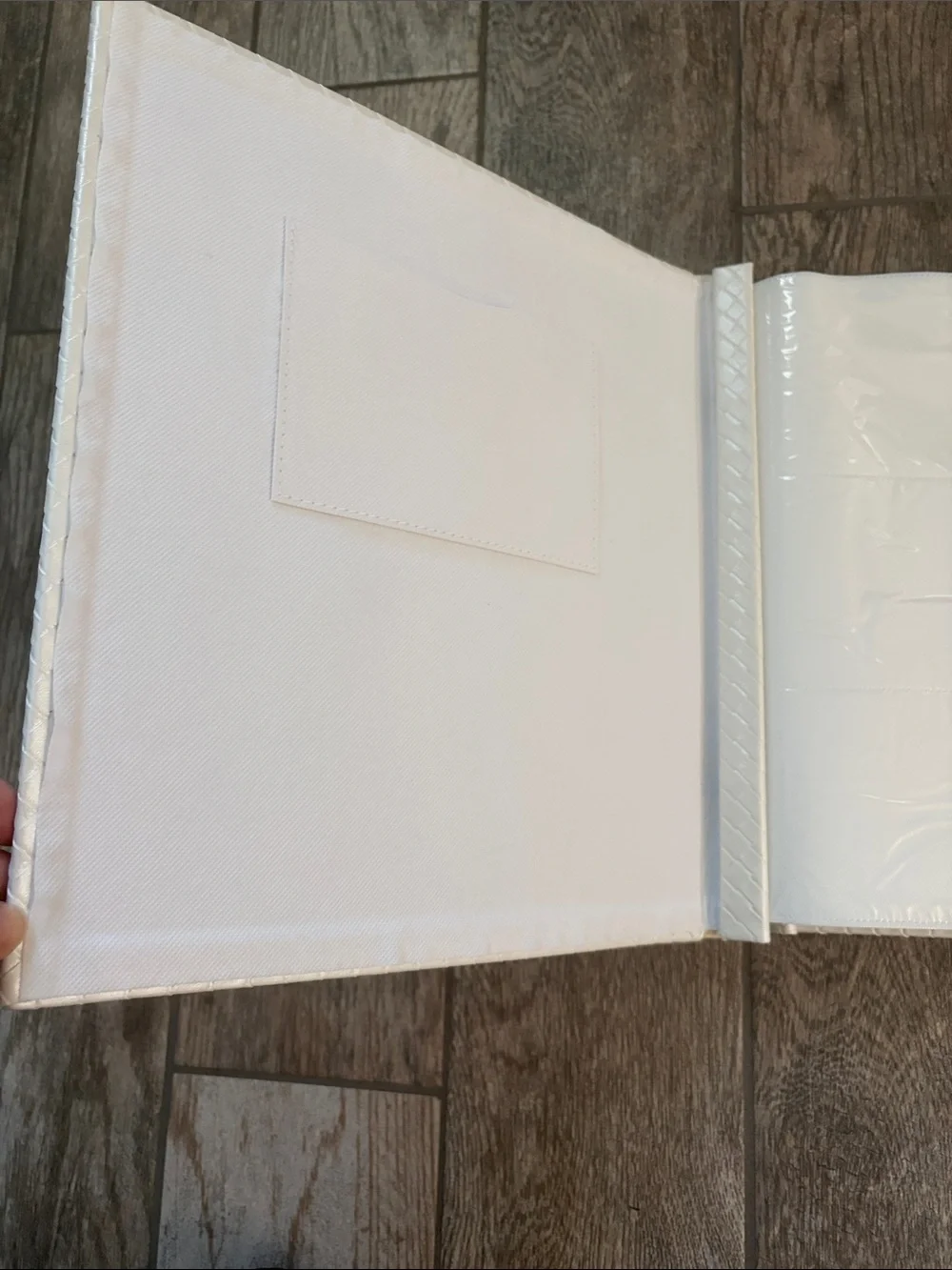 Cynthia Rowley New York 500 Sleeve Photo Album White Pearl Woven Pattern